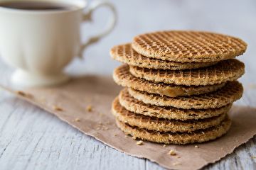 traditionaldutchstreetfoodstroopwafelswithcaramel4